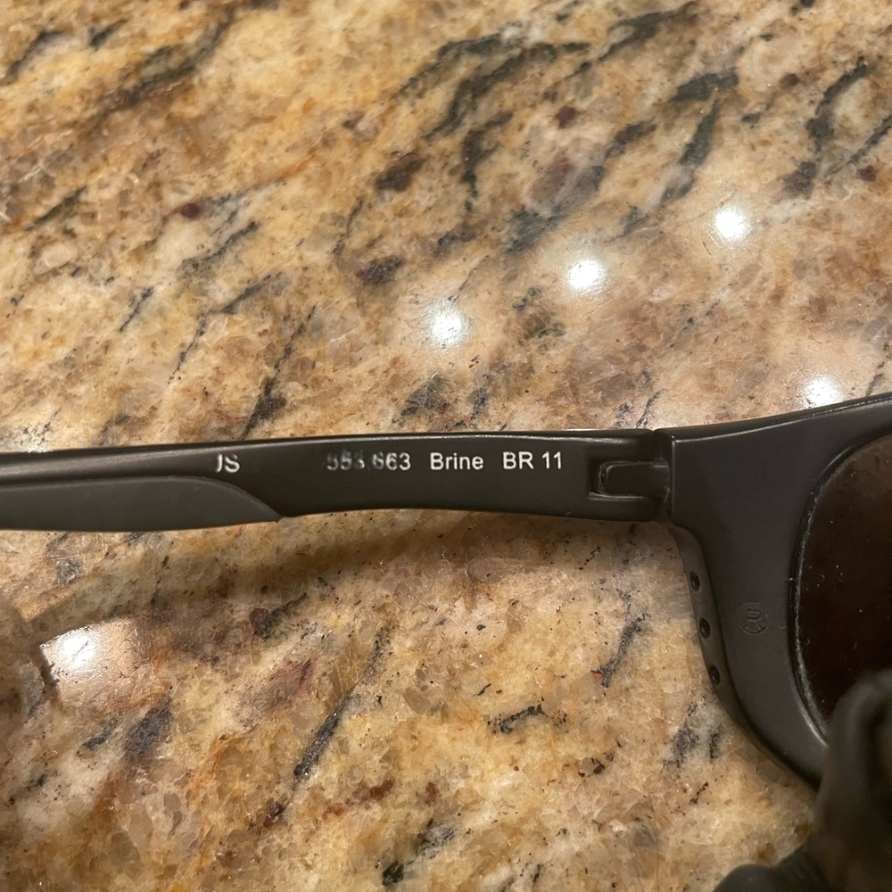 Costa Black and Blue Brine 580 Sunglasses w Box - Picture 7 of 10